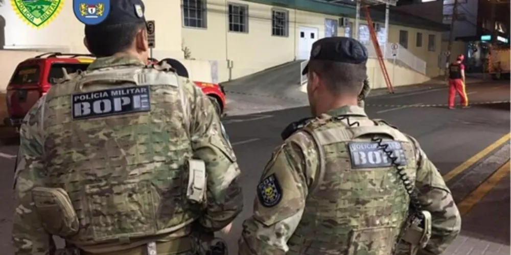 Equipe de Negociação do Batalhão de Operações Especiais da Polícia Militar (BOPE) foi acionada e assumiu a condução das negociações.