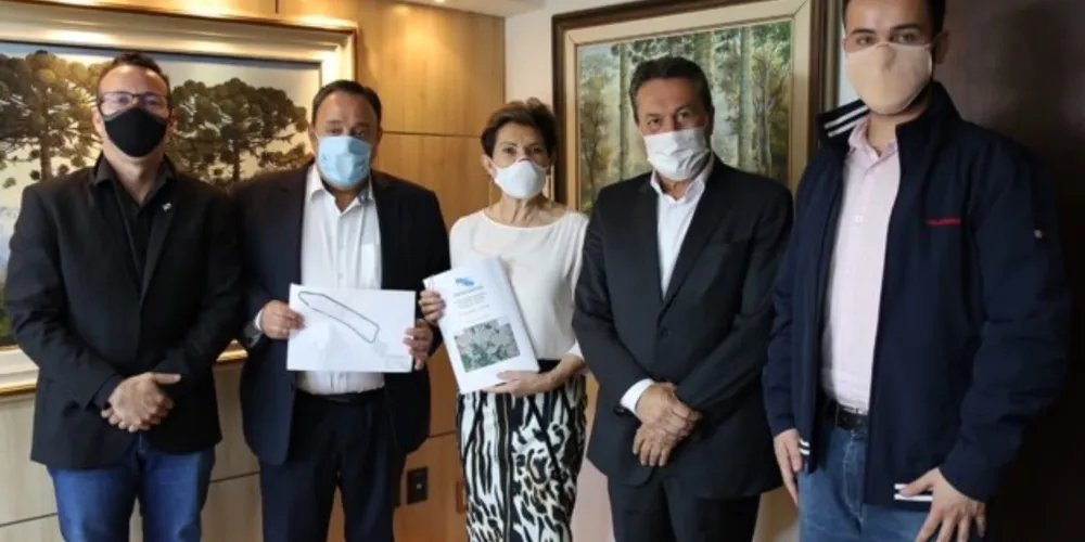 Lideranças de Ponta Grossa e do Governo Estadual estiveram reunidas nesta segunda-feira (22).