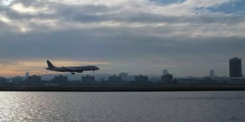 Empresa afirmou que a decisão feita pelo piloto foi baseada em questões de saúde e segurança dos passageiros