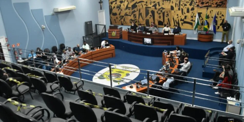 Projeto foi aprovado em primeira discussão nesta segunda-feira (13).