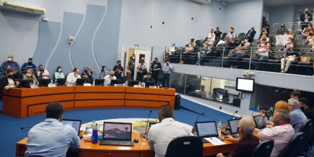 Debates na Câmara Municipal acontecem de forma extraordinária nesta quinta-feira.
