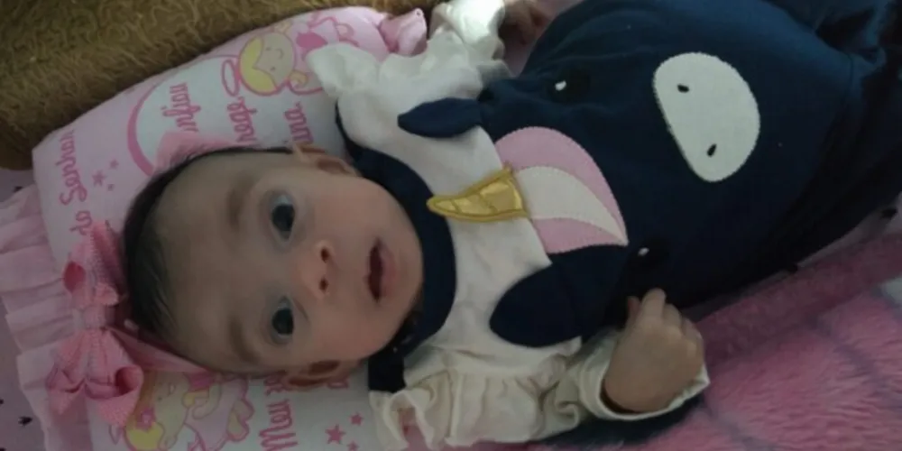 Desde o primeiro dia de vida, Lorena precisou ficar internada no hospital.