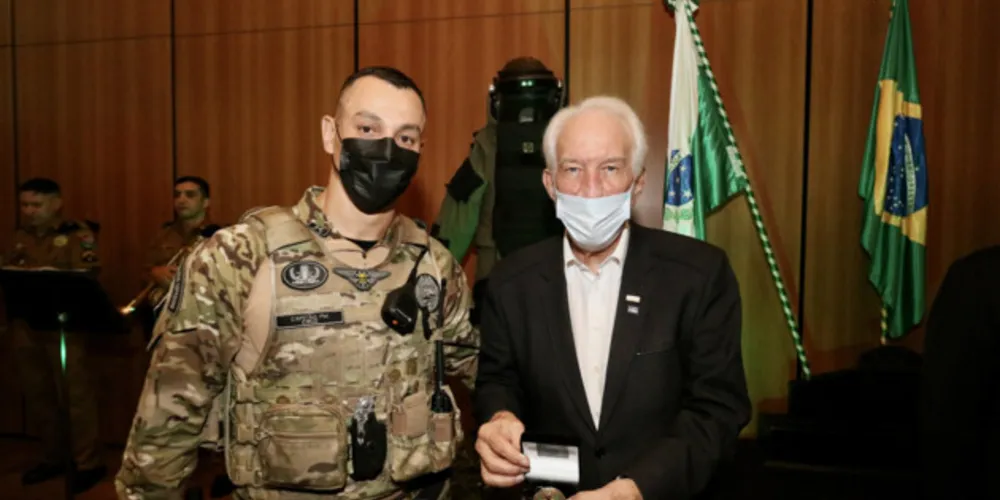 À direita se encontra o vice-governador do Paraná, Darci Piana (PSD).