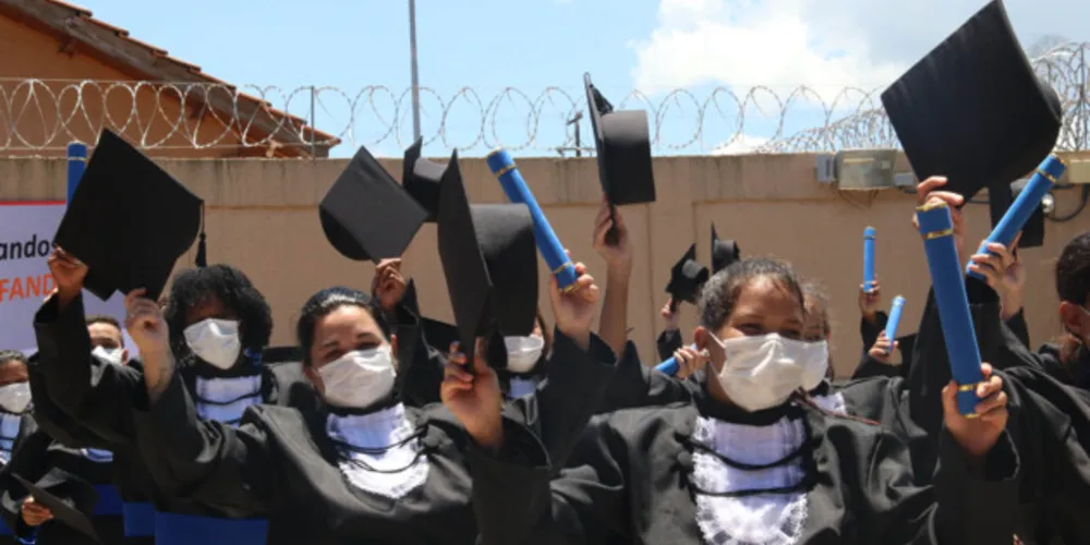 Formatura possibilita a ressocialização das internas na sociedade.