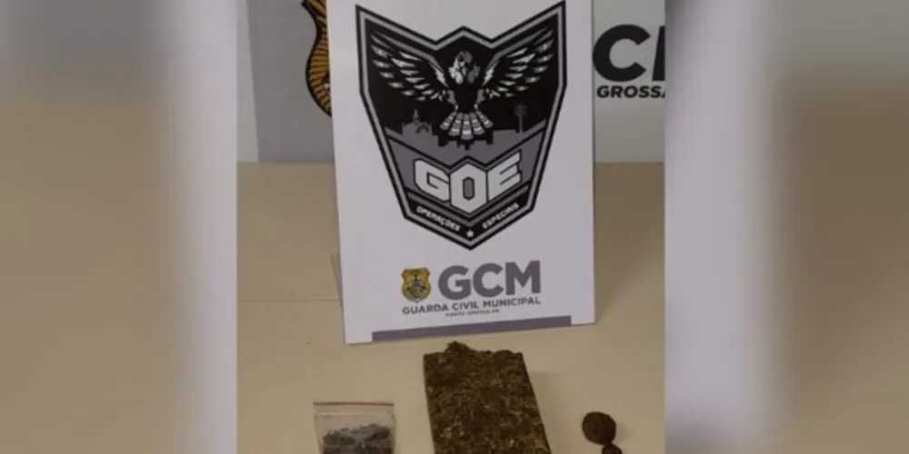 Os dois suspeitos fugiram e não foram localizados