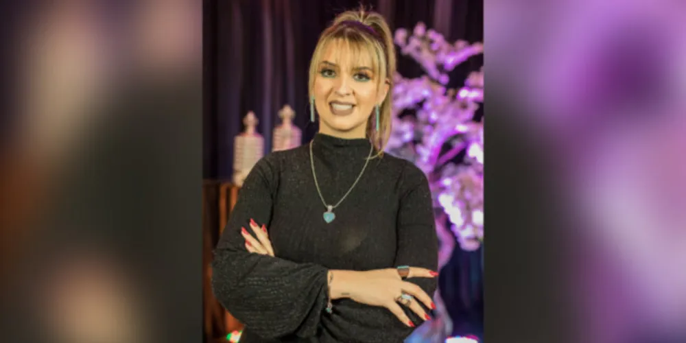 NOVO CICLO - A empresária Ana Letícia Antunes será muito cumprimentada pela passagem de seu aniversário nesta quarta -feira (8). Ana vem no comando do badalado salão de beleza, Menina Bonita, que vem fazendo toda diferença com sua equipe profissional e as novidades em procedimentos e serviços. Da coluna RC os votos de alegrias e prosperidade