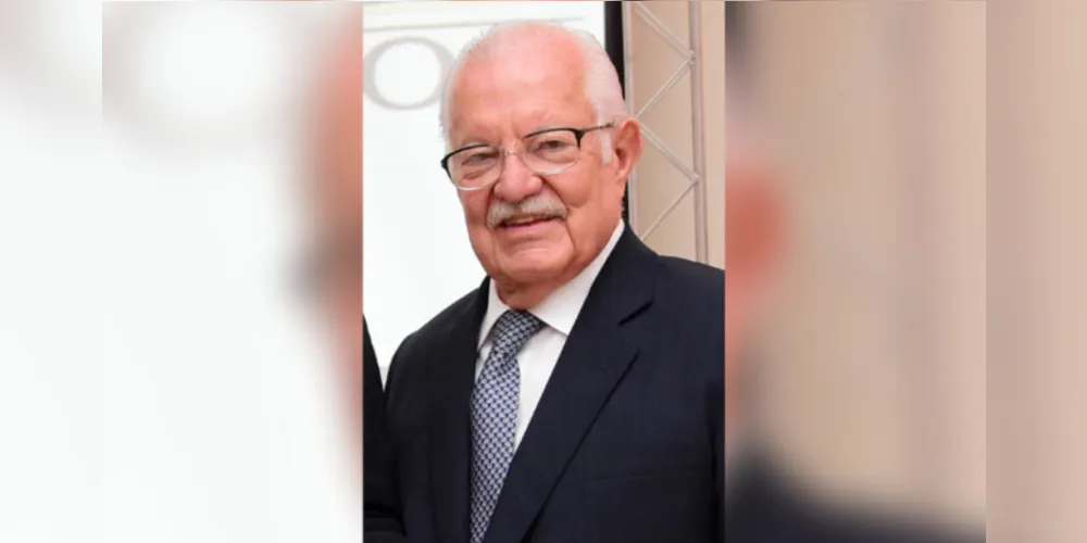 REGISTRO - Otto Santos da Cunha, ex-prefeito de Ponta Grossa,  ex-deputado federal e ex- provedor da Santa Casa de Misericórdia PG reserva a próxima quarta-feira (19) para receber as felicitações pela passagem do seu aniversário. Da coluna RC os votos de saúde e alegrias.