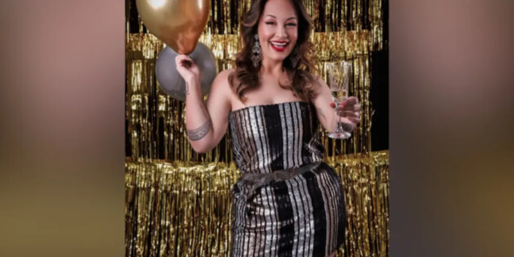 BDAY – Day Lima foi muito cumprimentada pela troca de idade no último sábado (20). Creide como é conhecida, é influenciadora digital trabalhando em suas plataformas digitas a autoestima de uma forma leve, mostrando seu cotidiano como mãe, dona de casa e mulher empoderada. Da coluna RC os votos de alegrias e realizações.
