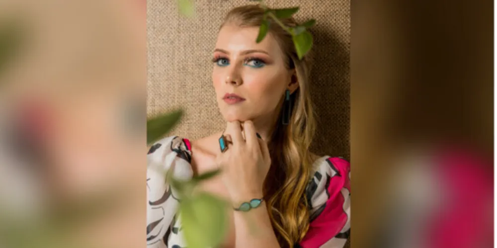 BDAY - No registro especial da coluna RC, a jovem empresária Carol Kiers, dinâmica e com o DNA empreendedor da família, vem no comando da loja Kiers Concept, ao lado de sua mãe Mariza Kiers. Carol um dos nomes promissores da nova geração princesina, celebra ao lado de familiares seu aniversário no próximo domingo (28). Da coluna RC os votos de alegrias e sucesso.