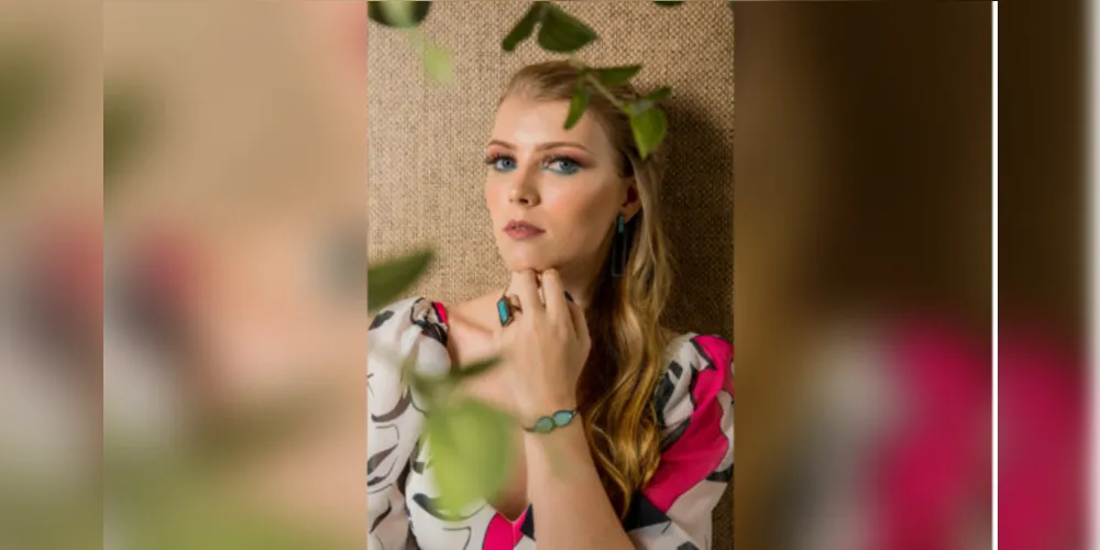 BDAY - No registro especial da coluna RC, a jovem empresária Carol Kiers, dinâmica e com o DNA empreendedor da família, vem no comando da loja Kiers Concept, ao lado de sua mãe Mariza Kiers. Carol um dos nomes promissores da nova geração princesina, celebra ao lado de familiares seu aniversário no próximo domingo (28). Da coluna RC os votos de alegrias e sucesso.