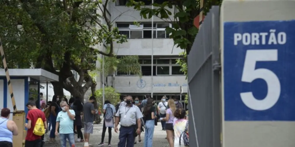 Exame terá sequência no próximo domingo.