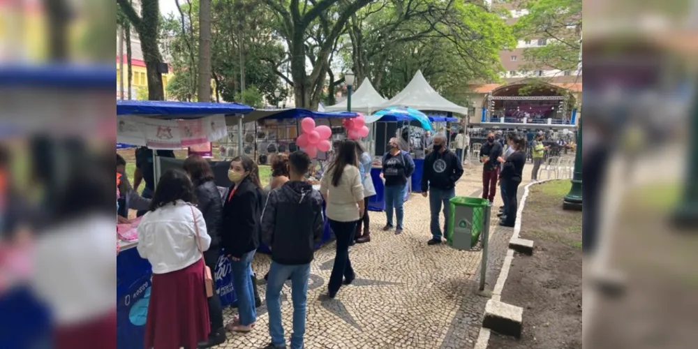 'Feira da Barão' acontece na Praça Barão do Rio Branco, em Ponta Grossa.