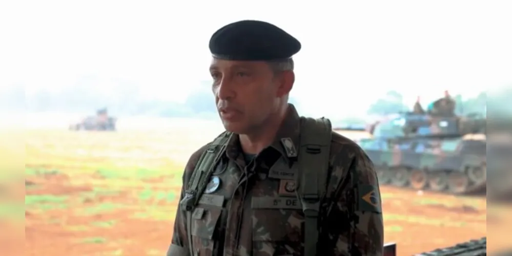 Comandante da 5ª Divisão de Exército, Fábio Benvenutti Castro, esteve na cidade.