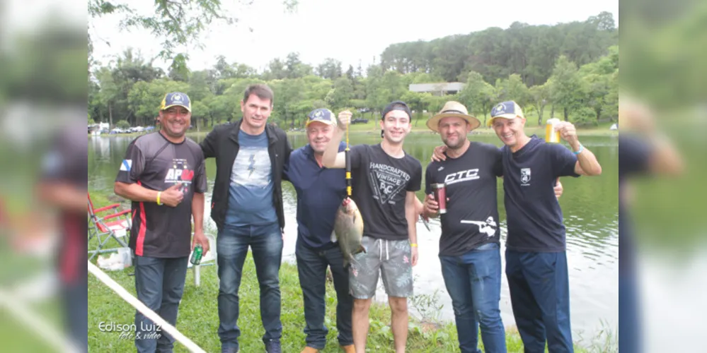 XXIII TORNEIO 36 HORAS DE PESCA ECOLÓGICA – Sucesso absoluto, reunindo aproximadamente 400 associados de sexta a domingo em acampamento no entorno do lago, com diversas atrações, como:  premiação, truco, brindes, costela de chão entre outras. A Diretoria agradece os seguintes patrocinadores: EF Education First, Legats Charcuterie – Carnes Selecionadas, PG Corretora de Seguros, Publish-On Mídia, Princesa Assistência e Tralha e Pesca.