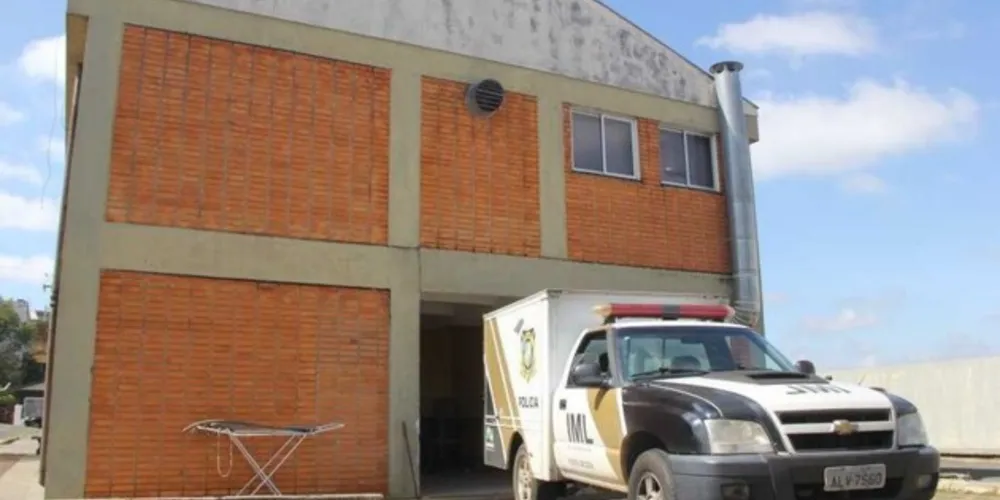 O homem de 63 anos foi encaminhado ao Instituto Médico Legal (IML) da cidade.