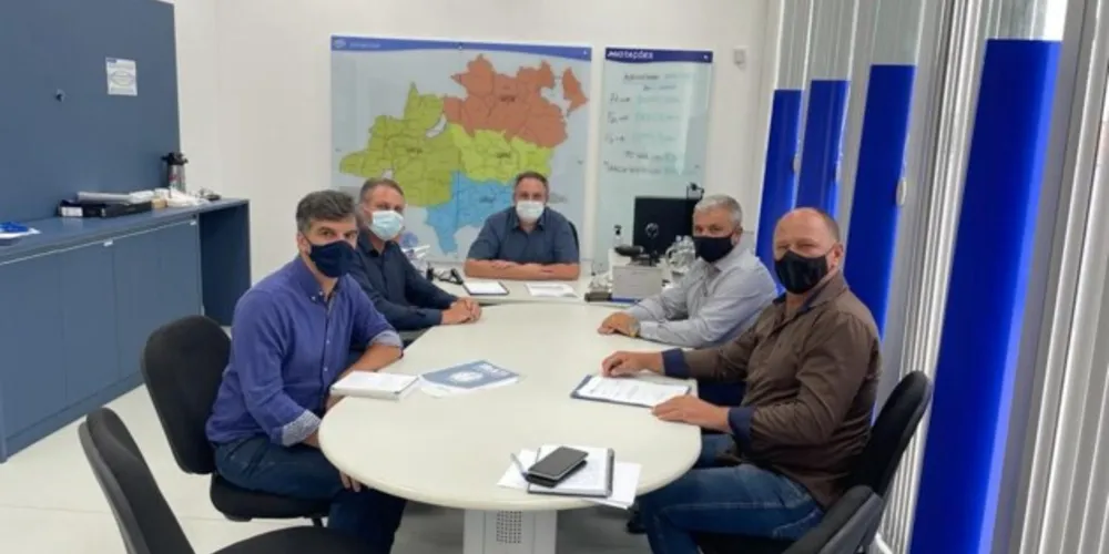 Prefeito Jorge Derbli esteve reunido com representantes da Sanepar nesta semana