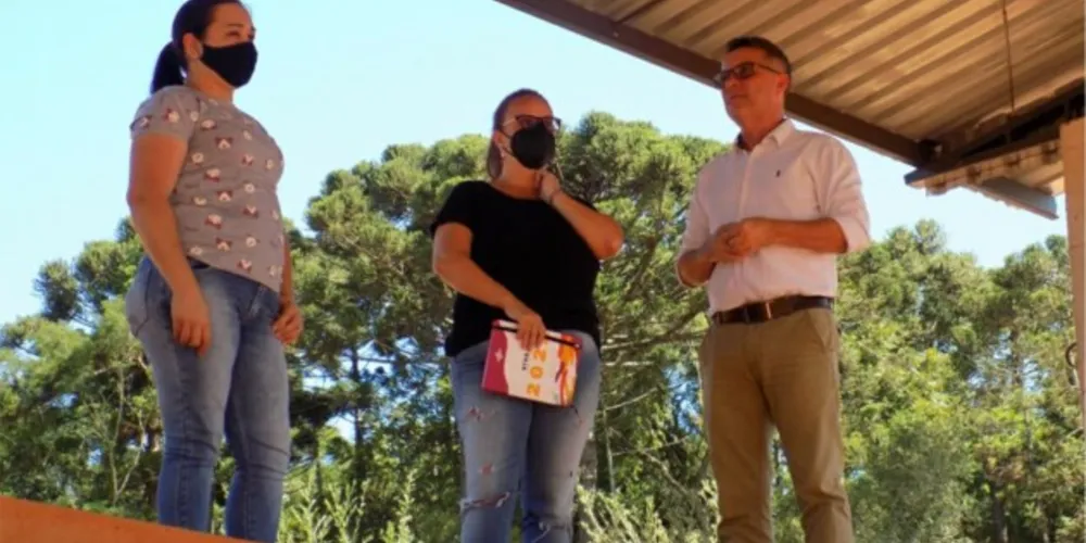 Diretora executiva da Adetur Campos Gerais, Karen Kobilarz, visitou o município nesta semana
