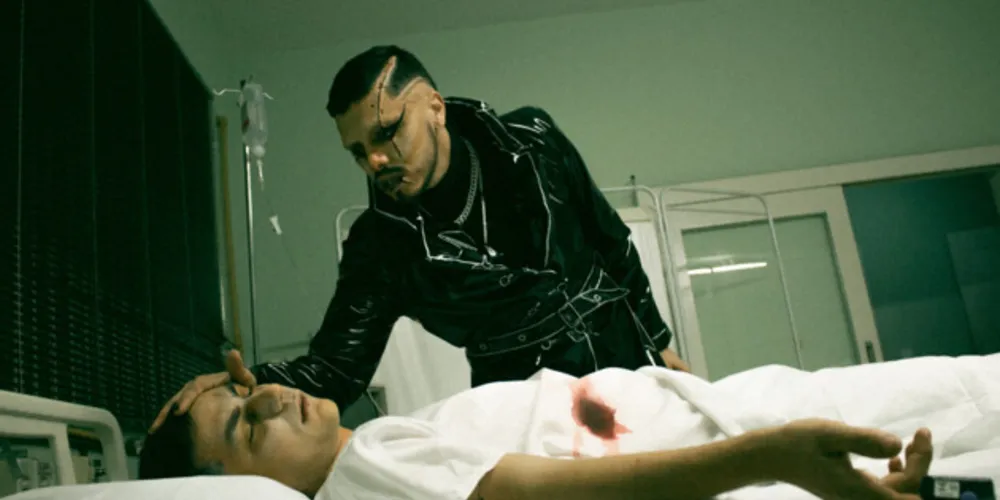 Imagem ilustrativa da imagem Cantor de PG lança clipe que questiona o fanatismo político no país