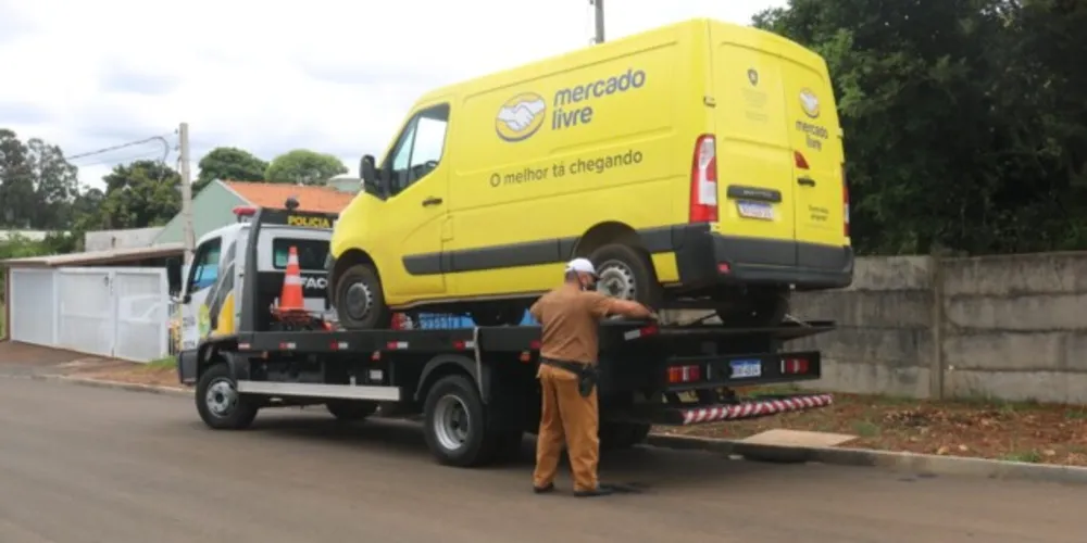 A Polícia Militar esteve no local para realizar os trabalhos necessários.
