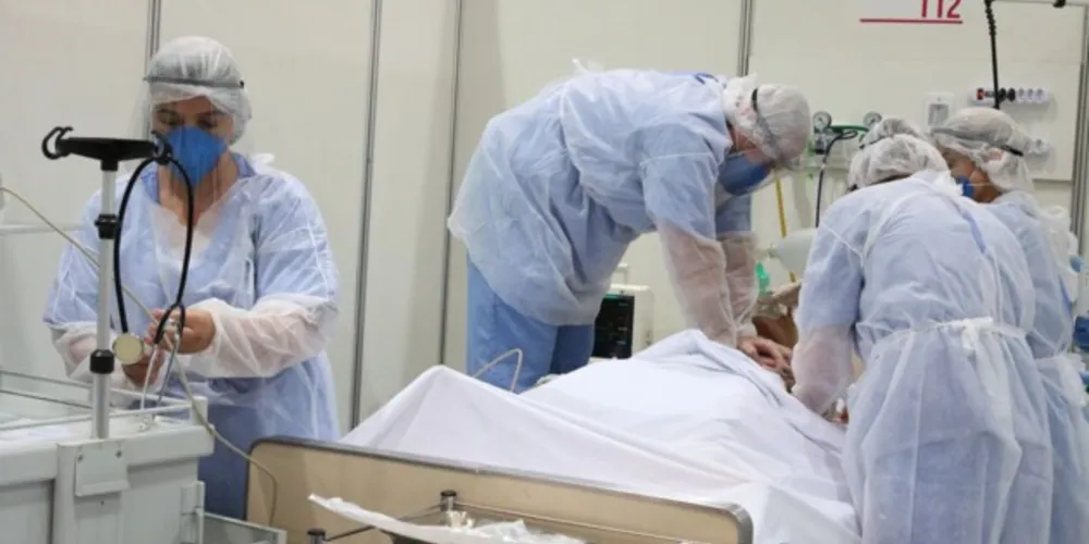 Óbitos por covid equivalem a 25% do total de mortes no último ano.
