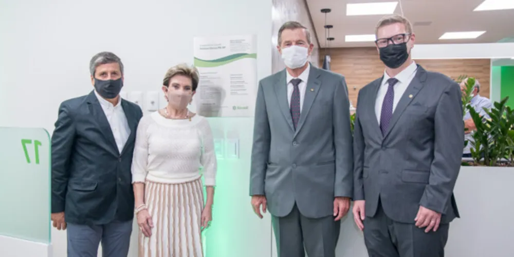 Álvaro Goes, Elizabeth Schmidt, Popke Ferdinand Van der Vinne e Thiago José Schibelsky