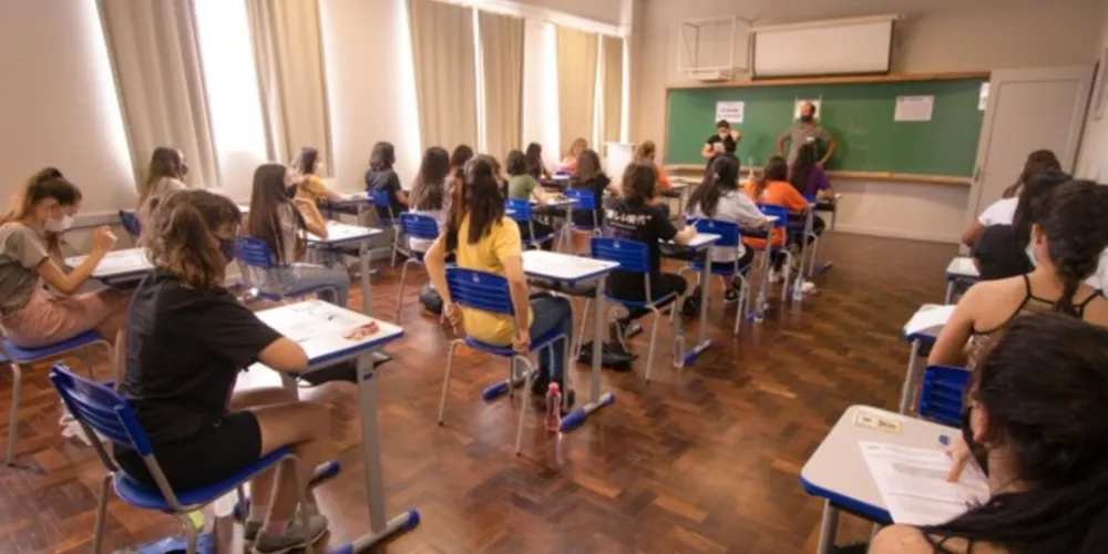 Alunos do 1º, 2º e 3º ano do Ensino Médio, que buscam uma das 494 vagas disponíveis pelo PSS nos cursos de graduação da UEPG