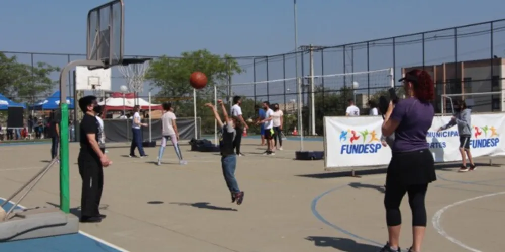 Diversas práticas esportivas acontecem neste domingo, no centro da cidade.