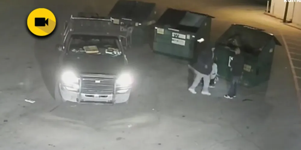 O crime aconteceu nos Estados Unidos e o bebê foi salvo por um grupo de catadores de lixo.