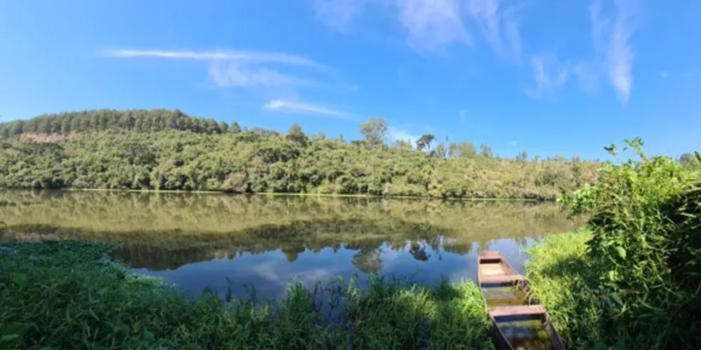 Rio Iguaçu, na cidade de Porto Amazonas, na região dos Campos Gerais.