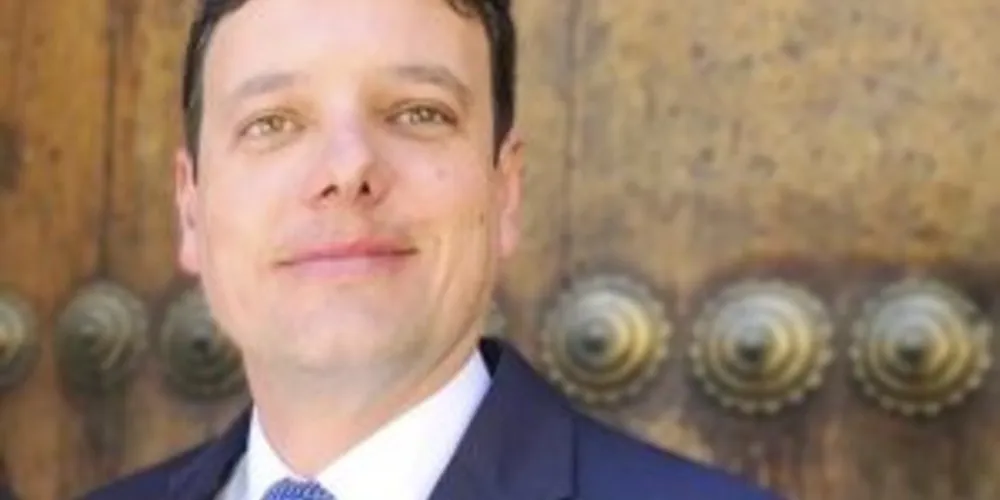 Pablo se formou em Direito pela UEPG em 2000 e atualmente atua na área de Direito Público.