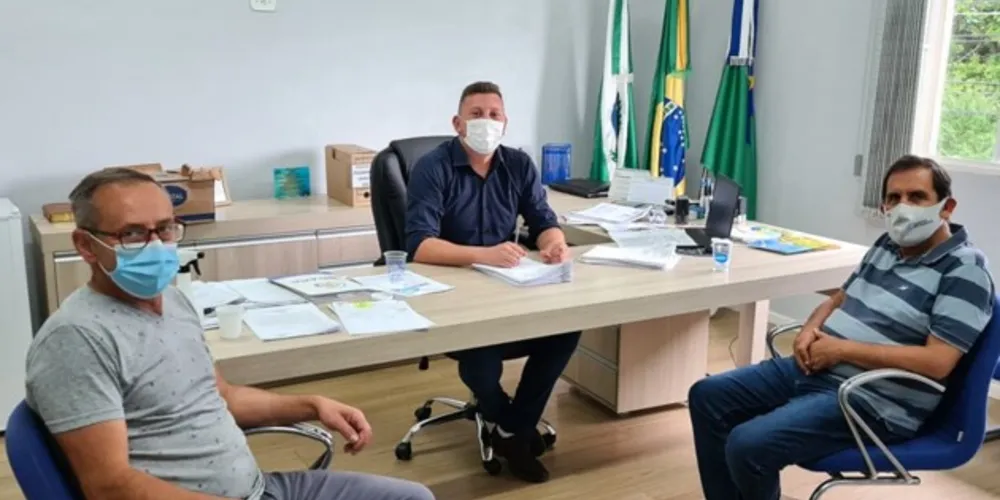 Prefeito Leandro Jasinski se reuniu com representantes da Secretaria Estadual de Infraestrutura
