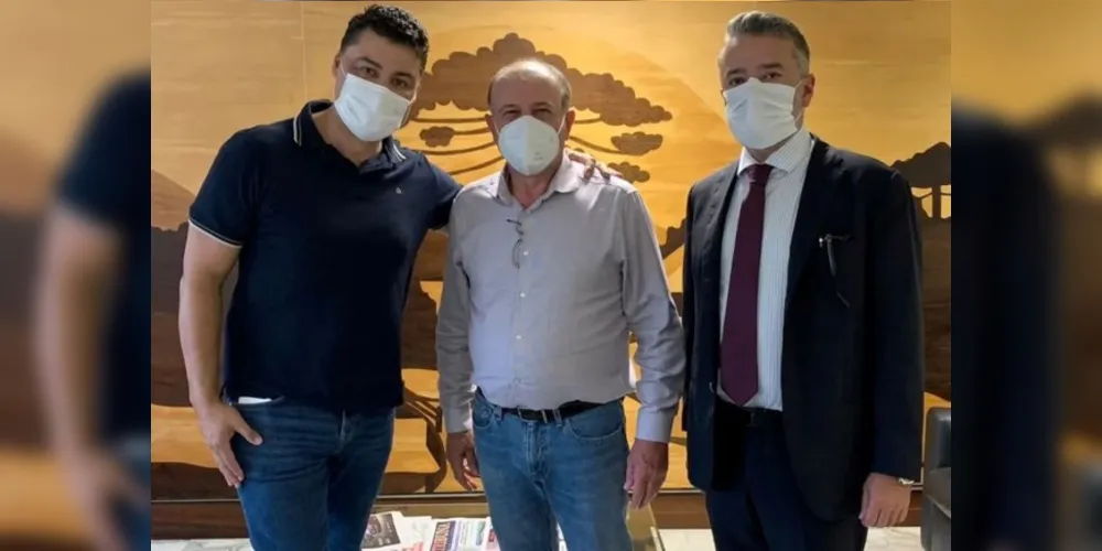 À esquerda, Marcelo Rangel, e ao centro, João Carlos Ortega.