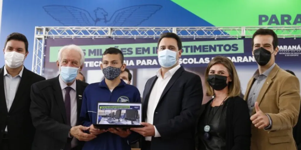 Entrega dos equipamentos foi oficializada nesta quarta-feira (10), no Palácio Iguaçu.