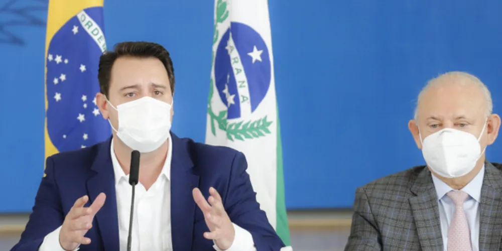 À esquerda o governador Ratinho Junior e à direita o deputado Ademar Traiano.