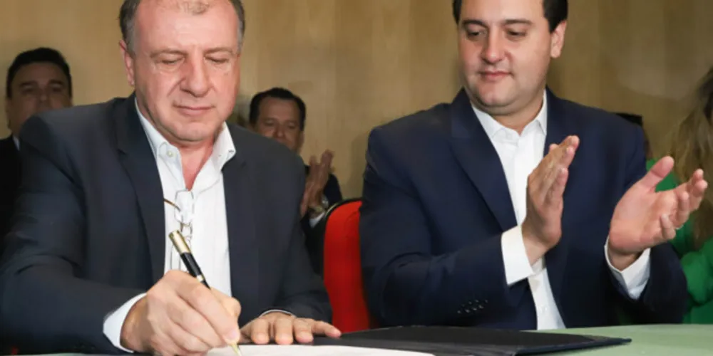 À esquerda, João Carlos Ortega, e à direita Ratinho Junior