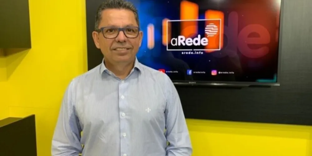 Reitor da Universidade Estadual de Ponta Grossa, Miguel Sanches Neto.