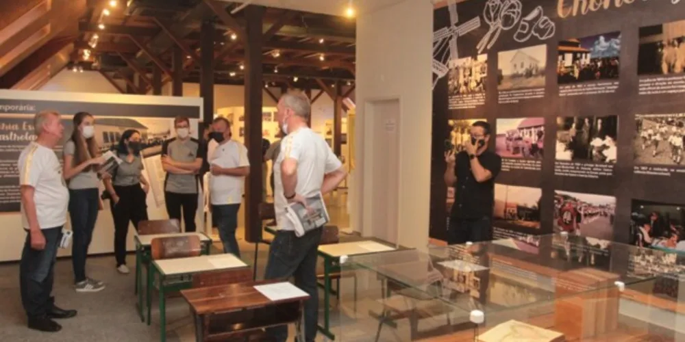 Na comemoração dos 70 anos da Castrolanda, o Centro Cultural inaugura duas novas exposições, uma em homenagem a Cooperativa e outra sobre a educação na Colônia