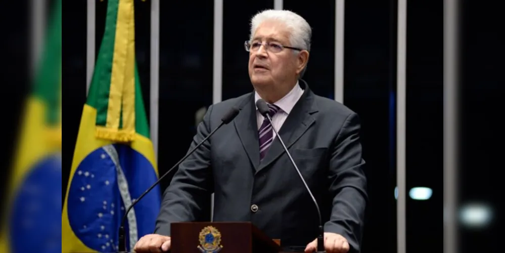 Ex-governador do Estado do Paraná, Roberto Requião (sem partido).