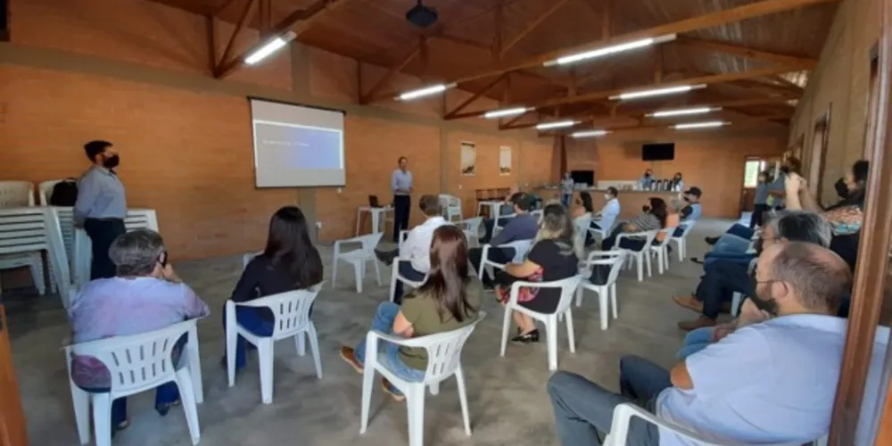 Ação ocorre por meio de uma parceria da Companhia de Saneamento do Paraná (Sanepar) e da cooperativa Frísia