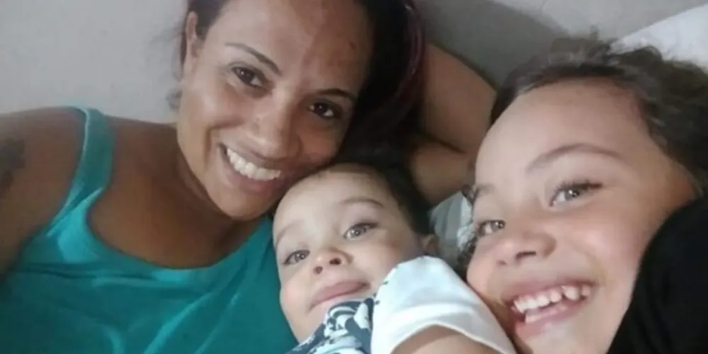 Vítima de feminicídio, Francine deixou dois filhos de 4 e 6 anos de idade. Atualmente, as crianças estão em uma casa de acolhimento
