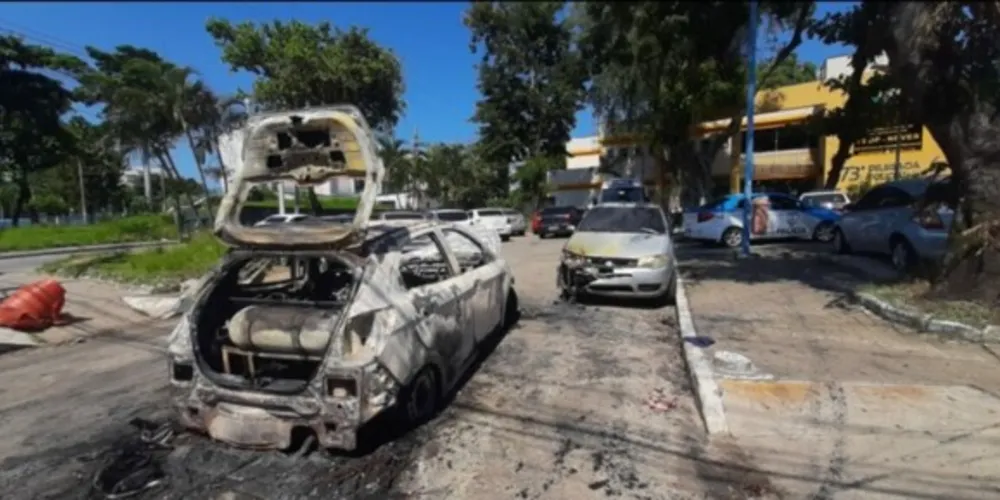A mulher ficou presa pelo crime de dano qualificado e incêndio
