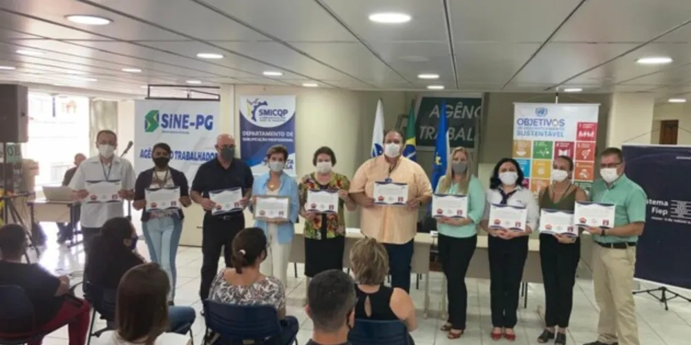 Entrega do prêmio pelo Sistema Fiep aconteceu nesta terça-feira (14).