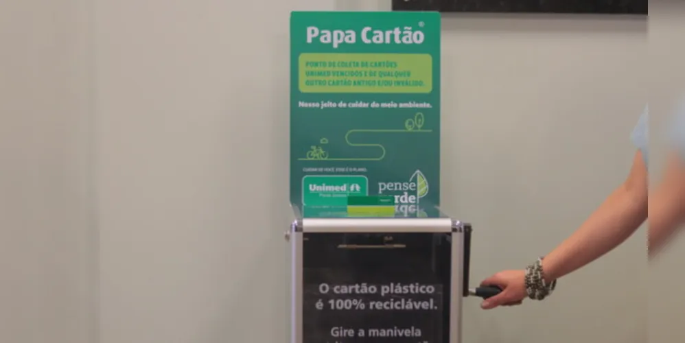 O dispositivo conhecido como Papa Cartão promove um sistema de coleta seguro para descartar e triturar todos os tipos de cartões.