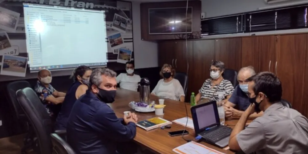 Reunião entre membros da gestão municipal e líderes comunitários ocorreu nesta semana