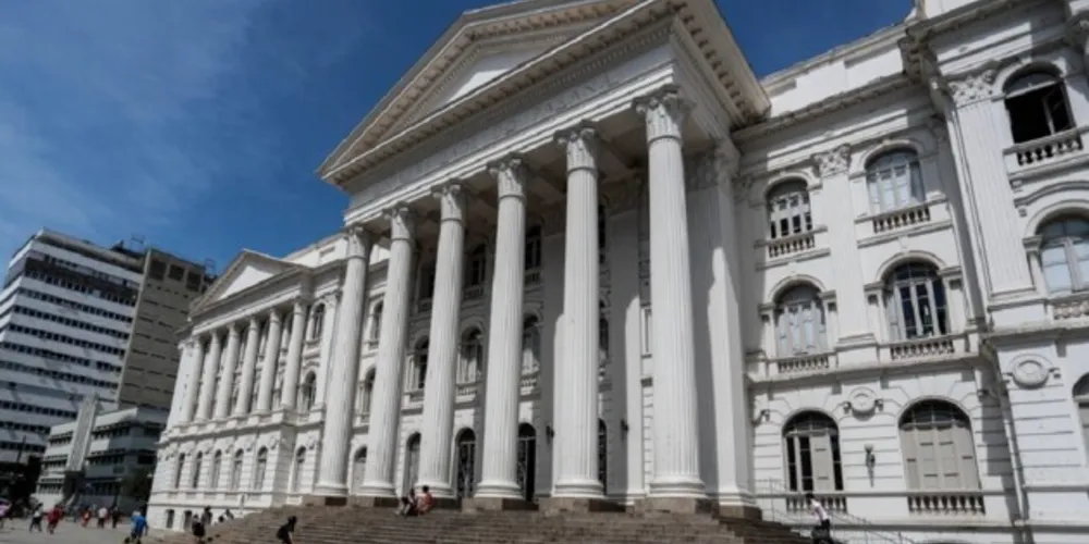 Universidade paranaense precisará indenizar candidata por danos materiais.