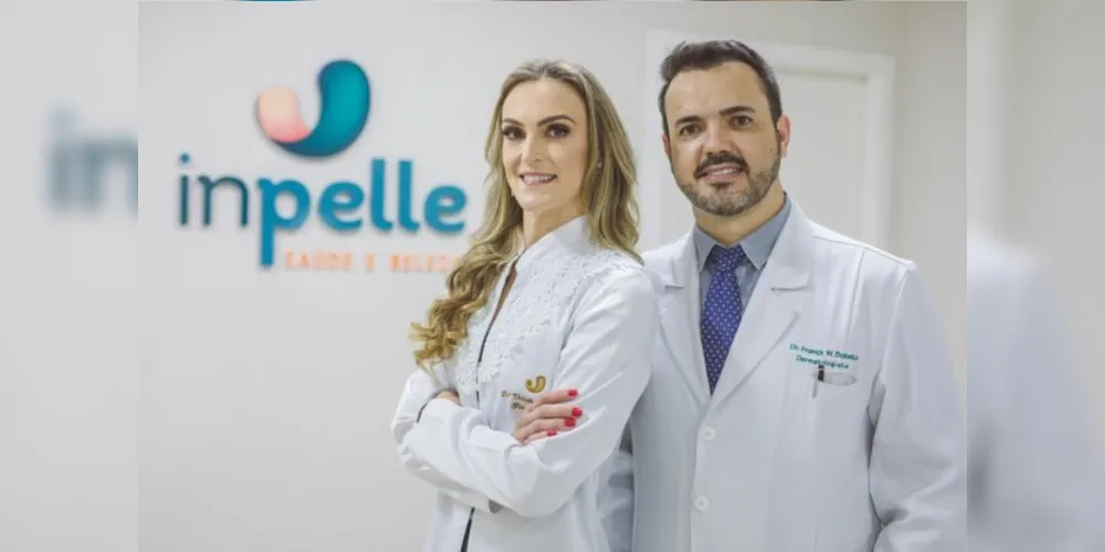 A clínica Inpelle Saúde e Beleza, localizada no Palladium Shopping, comandada pelo médico dermatologista Franck Bobato e a fisioterapeuta Valeska Bobato completa neste sábado (15), seu sexto ano de trabalho em nossa cidade. A Inpelle com sua equipe de profissionais tem a cada dia conquistado novos pacientes sendo assim referência no setor, sempre mantendo a essência que se resume em qualidade no atendimento, modernidade e principalmente e mais importante, a humanidade. Essa tríade tem construído a reputação impecável da Inpelle. Da coluna RC os votos de constante sucesso a toda dedicada equipe de profissionais. 