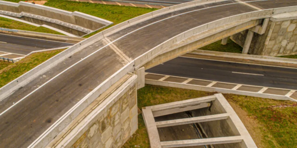 Viaduto fica na rodovia PR-151, no km 318