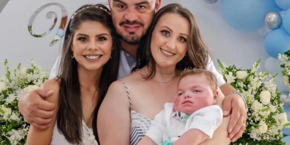 Família de Castro está realizando a venda de rifas para adquirir adaptadores ao menino Vicente Strapasson Gomes