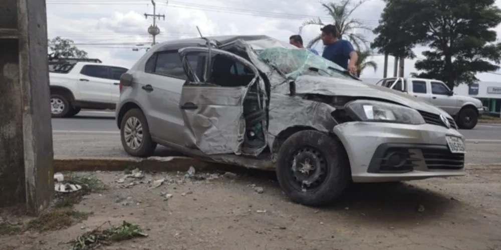 Acidente ocorreu perto das 13 horas desta terça-feira