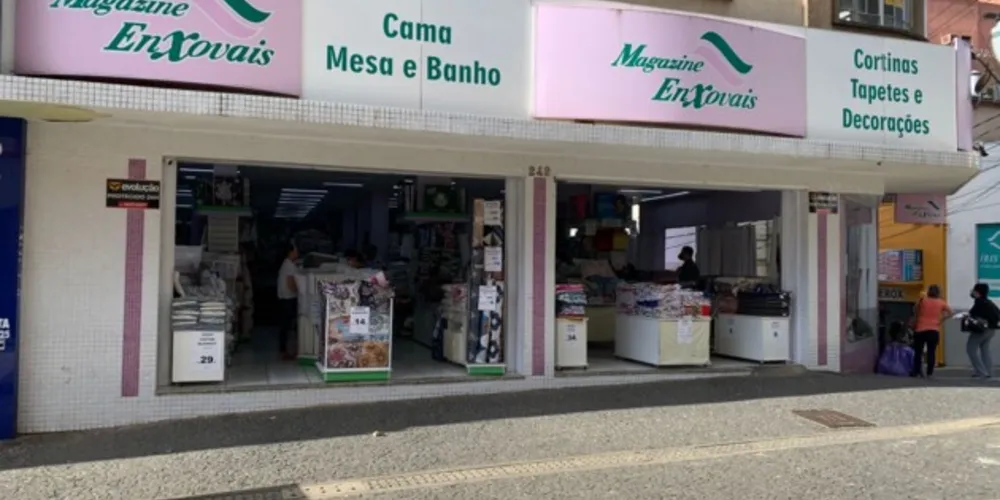 Empresa conta com três pisos de loja e um showroom exclusivo com vários produtos de cama, mesa, banho, tapetes e cortinas